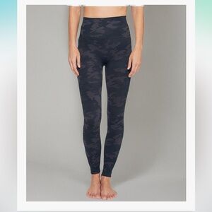 SPANX Look at Me now Seamless Camo Leggings